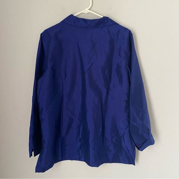 Charter Club Women’s Button Front Navy Blue Holiday Inn Shirt - Picture 4 of 4